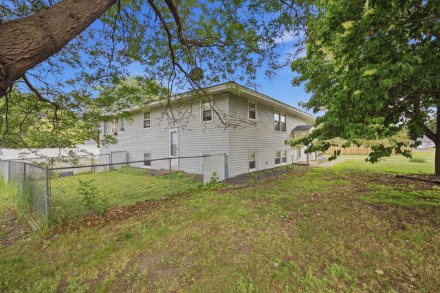 5116 Edgewood Avenue N, Crystal, MN 55428