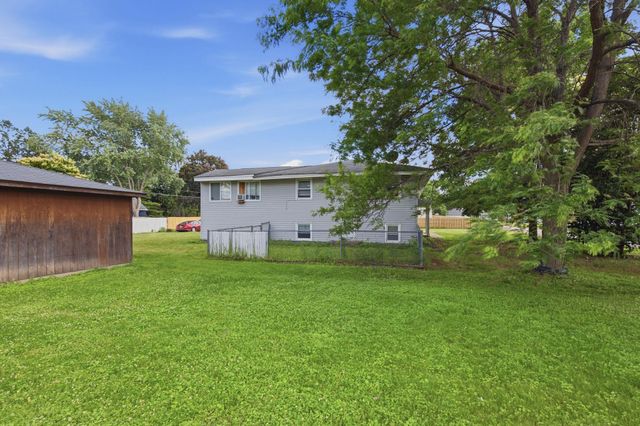 5116 Edgewood Avenue N, Crystal, MN 55428