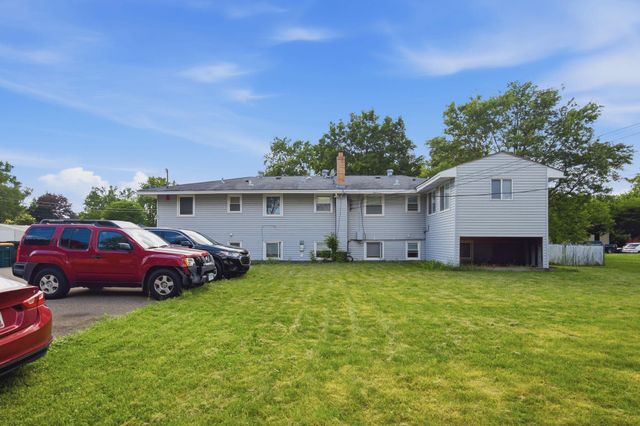 5116 Edgewood Avenue N, Crystal, MN 55428