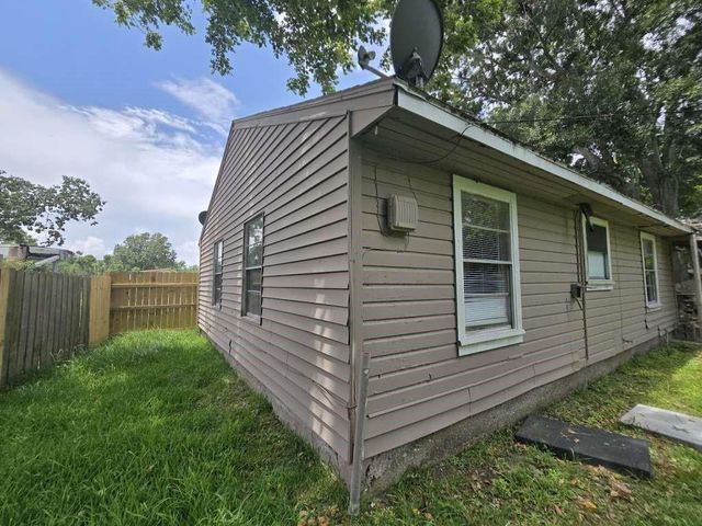 5 Lanes End Street, Baytown, TX 77520