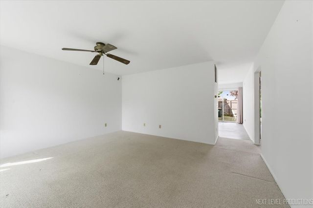 25 Garden Drive 1, Montgomery, IL 60538