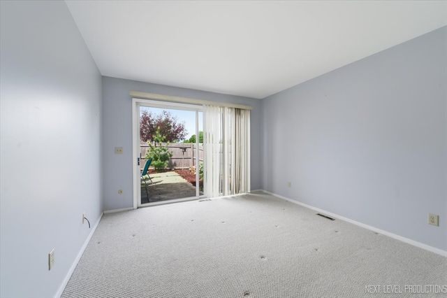 25 Garden Drive 1, Montgomery, IL 60538