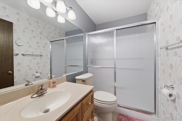 25 Garden Drive 1, Montgomery, IL 60538