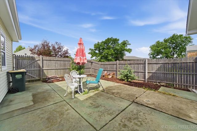 25 Garden Drive 1, Montgomery, IL 60538