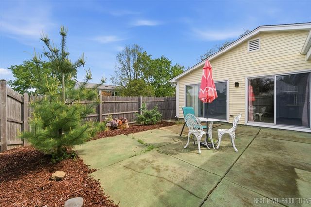 25 Garden Drive 1, Montgomery, IL 60538