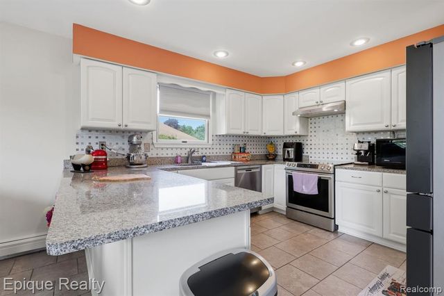 4049 Blue River Drive, Saint Clair, MI 48079