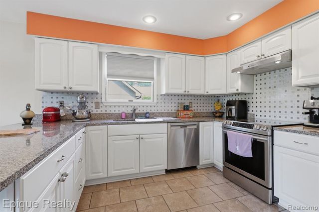 4049 Blue River Drive, Saint Clair, MI 48079