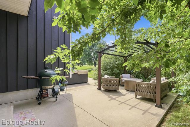 4049 Blue River Drive, Saint Clair, MI 48079