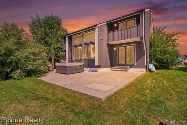 4049 Blue River Drive, Saint Clair, MI 48079