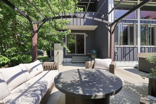 4049 Blue River Drive, Saint Clair, MI 48079