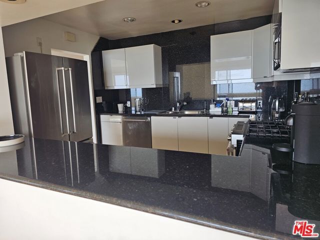 101 California Avenue 802, Santa Monica, CA 90403