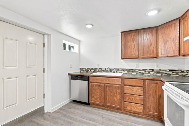 913 E Longfellow Ave, Spokane, WA 99207