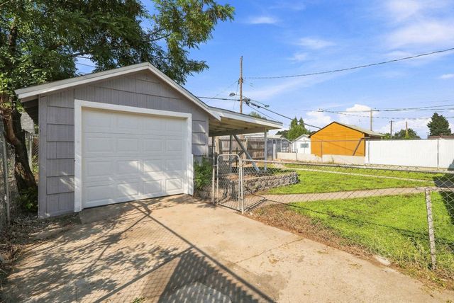 913 E Longfellow Ave, Spokane, WA 99207