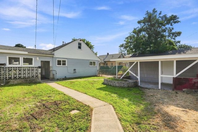 913 E Longfellow Ave, Spokane, WA 99207