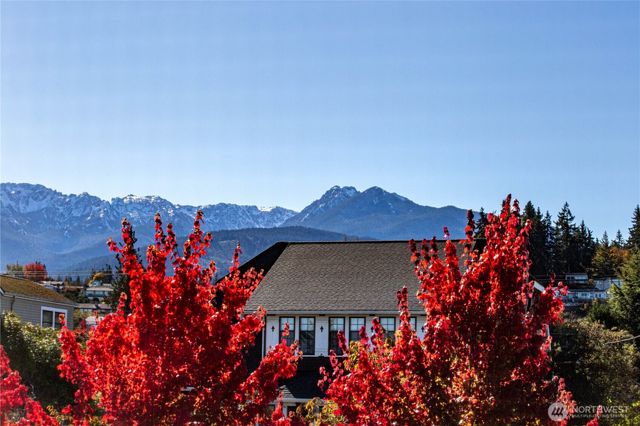 1221 E 2nd Street, Port Angeles, WA 98362