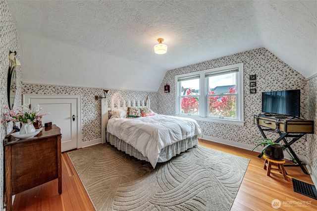 1221 E 2nd Street, Port Angeles, WA 98362