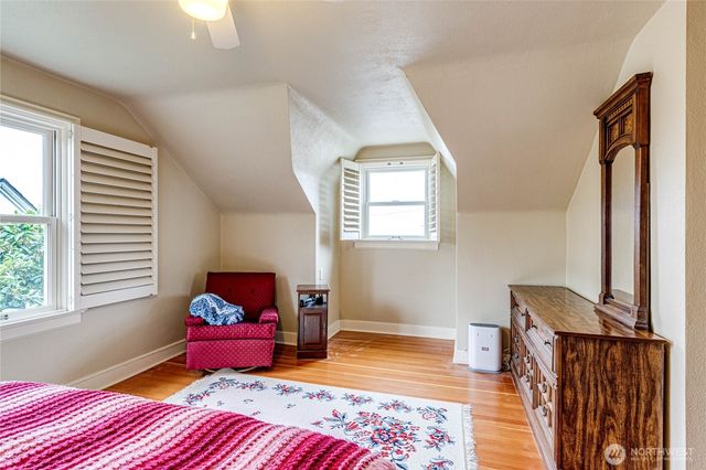 1221 E 2nd Street, Port Angeles, WA 98362