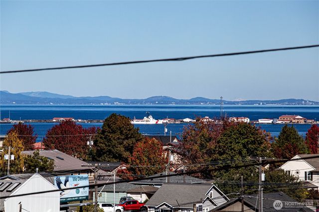 1221 E 2nd Street, Port Angeles, WA 98362