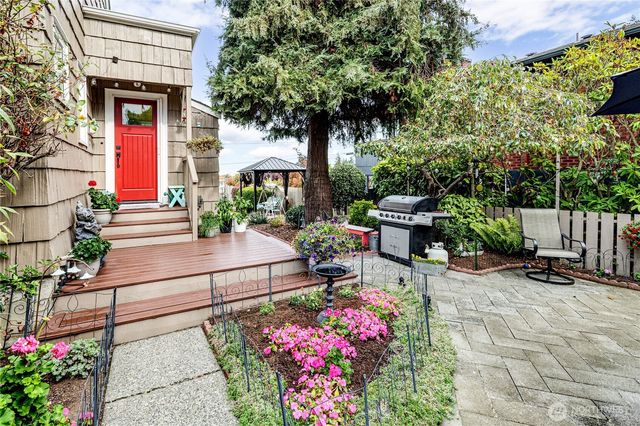 1221 E 2nd Street, Port Angeles, WA 98362