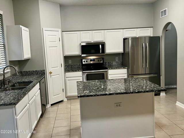 10260 WOODLEY CREEK Road W, Jacksonville, FL 32218