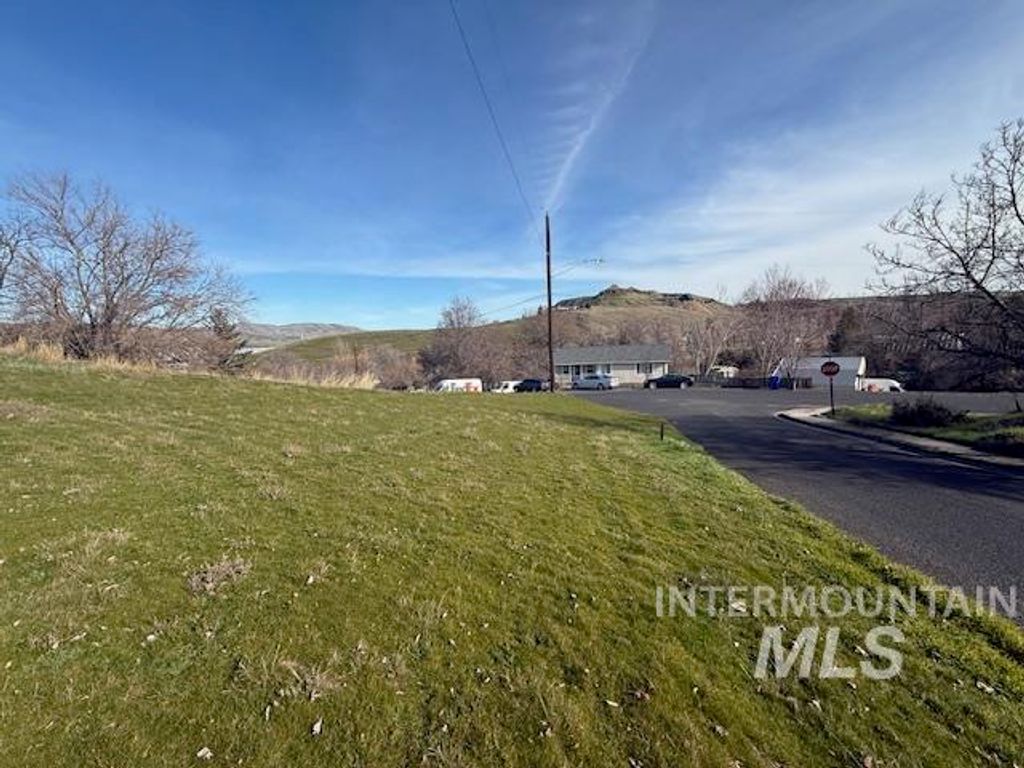 000 Silcott, Lewiston, ID 83501 photo 6