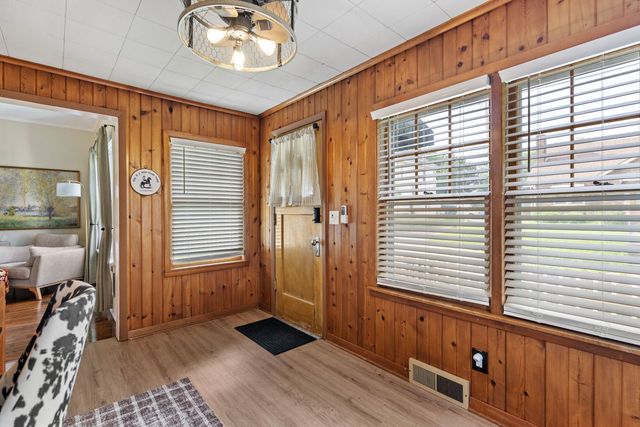 403 E High Street, Davenport, IA 52803