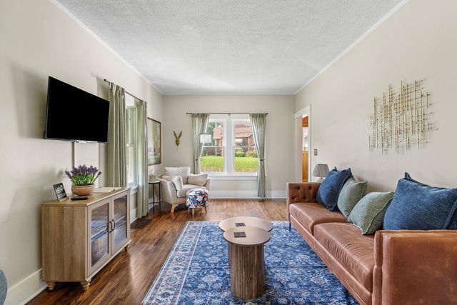 403 E High Street, Davenport, IA 52803
