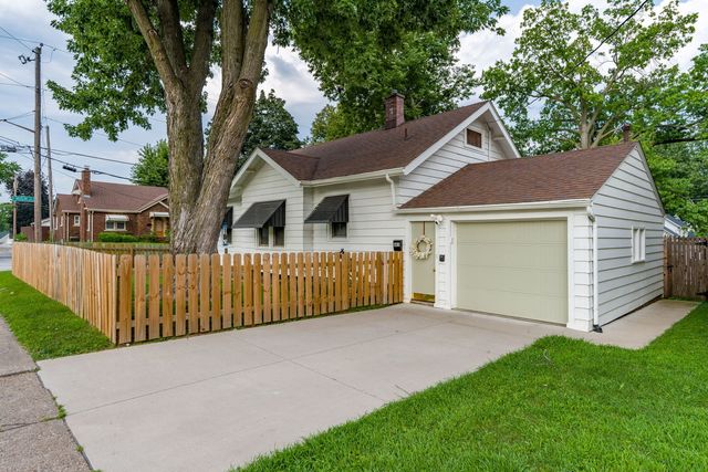 403 E High Street, Davenport, IA 52803