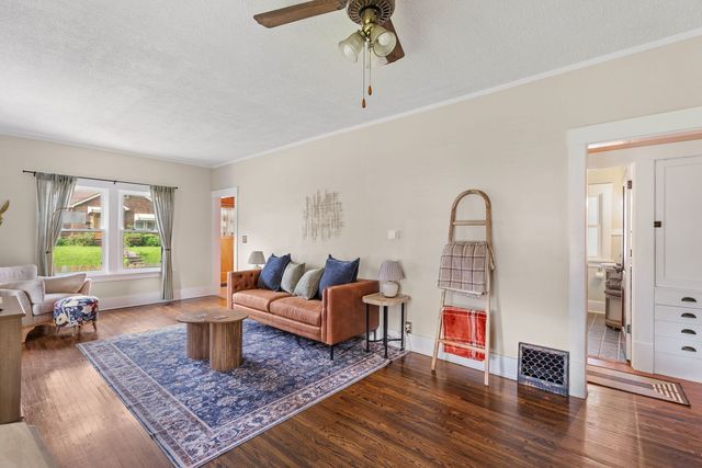 403 E High Street, Davenport, IA 52803