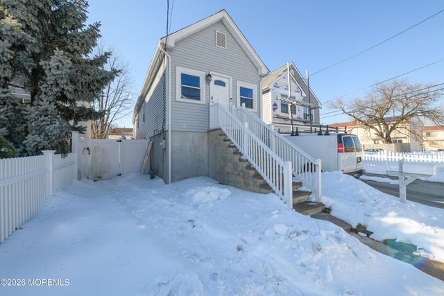 99 Carr Avenue, Keansburg, NJ 07734