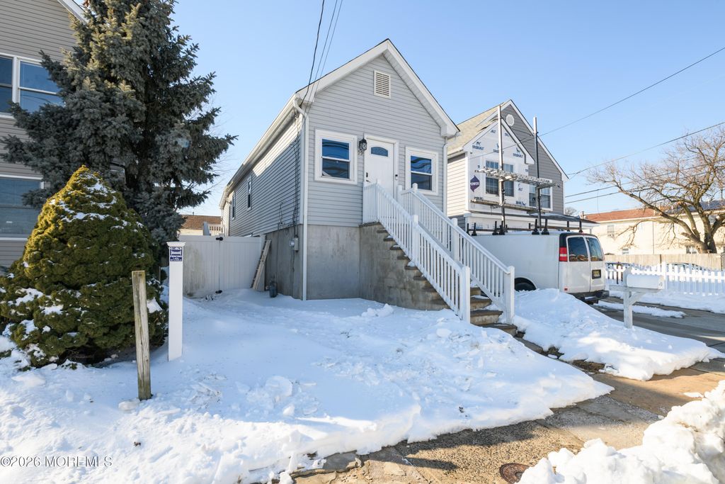 99 Carr Avenue, Keansburg, NJ 07734