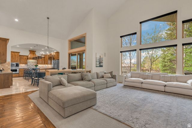 1584 E 11400 S, Sandy, UT 84092