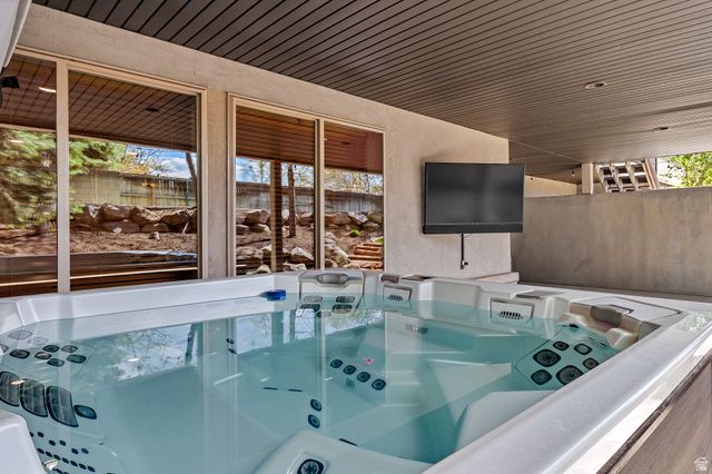 1584 E 11400 S, Sandy, UT 84092