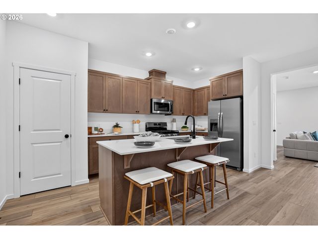 539 Upland Ave, Woodburn, OR 97071