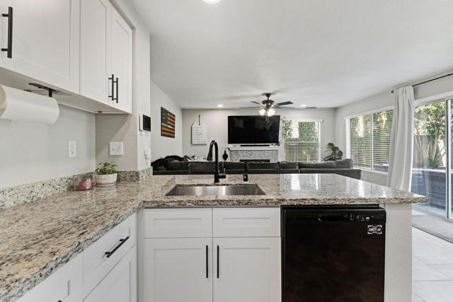 8913 Palmerson Dr, Antelope, CA 95843