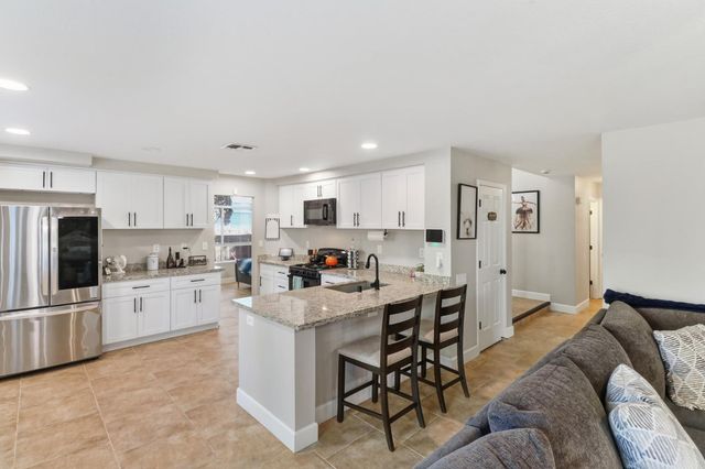 8913 Palmerson Dr, Antelope, CA 95843