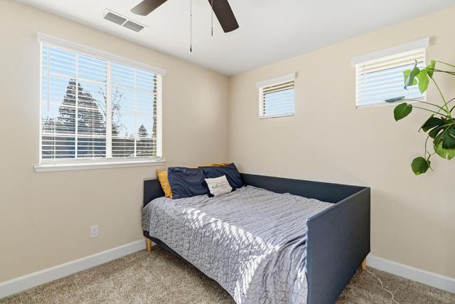 8913 Palmerson Dr, Antelope, CA 95843