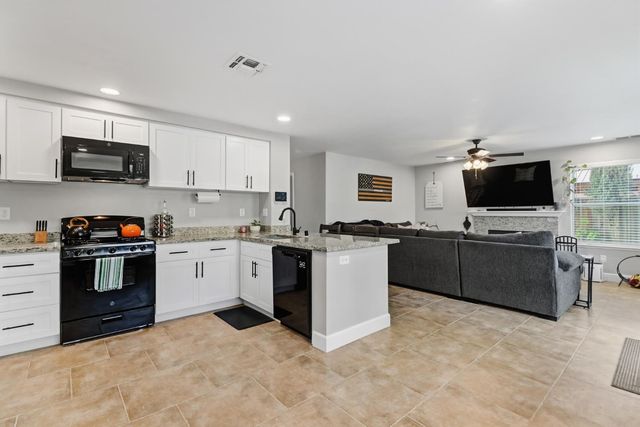 8913 Palmerson Dr, Antelope, CA 95843