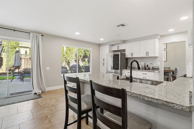 8913 Palmerson Dr, Antelope, CA 95843