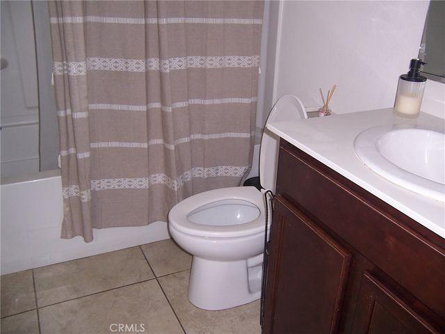 4272 5th Street W, Santa Ana, CA 92703