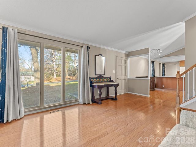 29 Reynolda Drive, Asheville, NC 28803