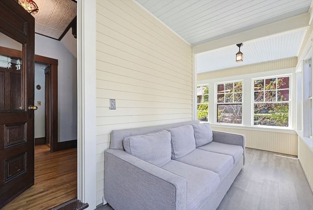 24 Main St, Upton, MA 01568