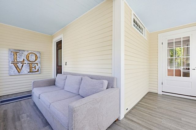 24 Main St, Upton, MA 01568