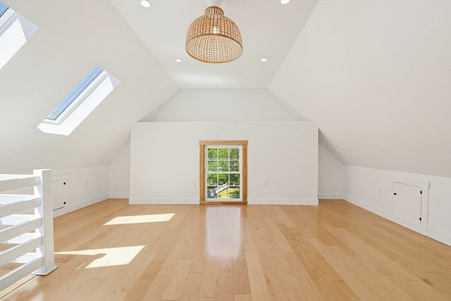 24 Main St, Upton, MA 01568