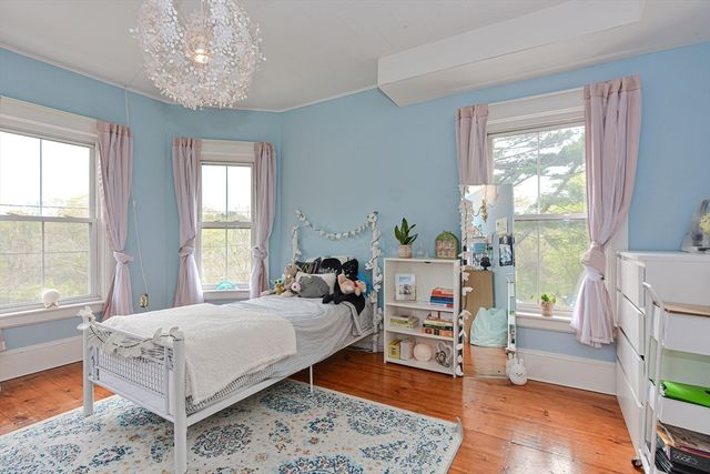 24 Main St, Upton, MA 01568