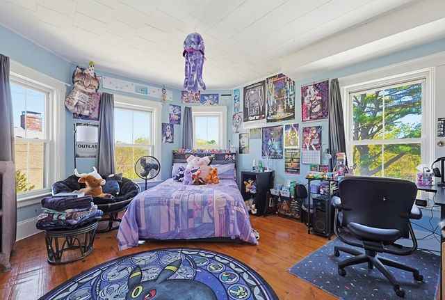 24 Main St, Upton, MA 01568