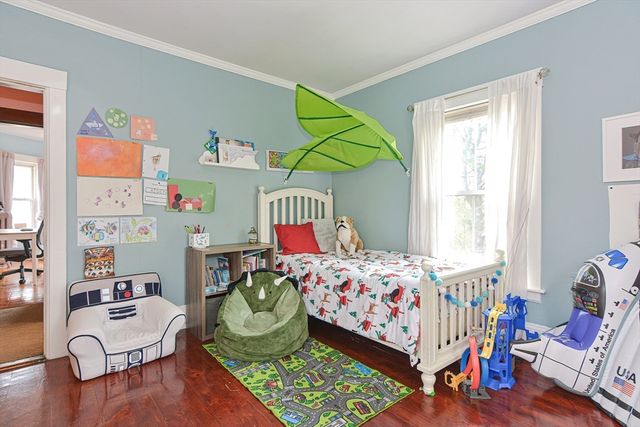 24 Main St, Upton, MA 01568