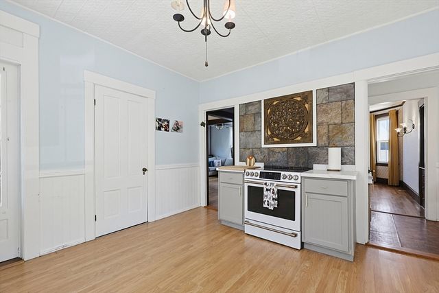 24 Main St, Upton, MA 01568