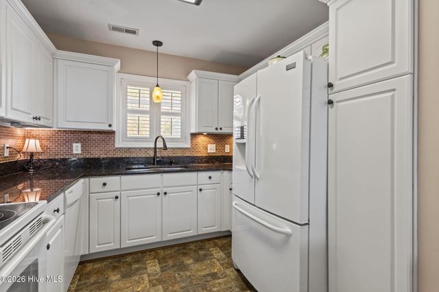 1202 Cedarwood Village, Morehead City, NC 28557