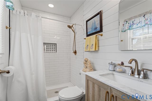 2349 Stuts Ln, North Chesterfield, VA 23236